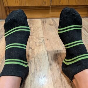 Stylish Black and Green Women's Casual Socks